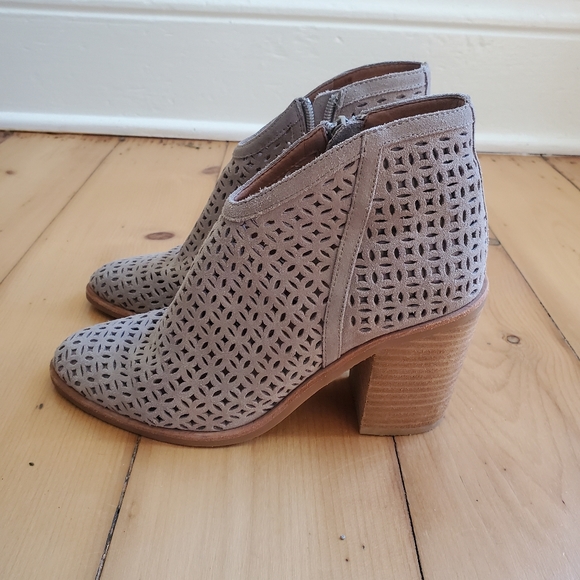 Jeffrey Campbell Medera Cutout Ankle Booties 6 - Picture 3 of 10